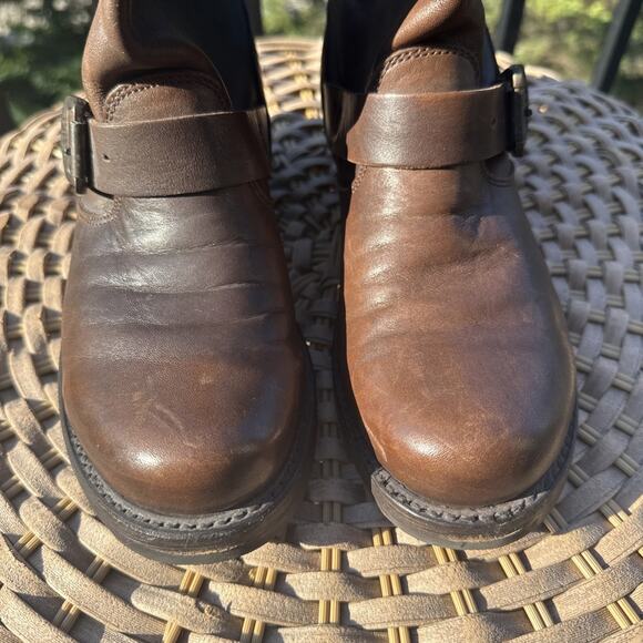 Frye Leather Brown Boots Buckle Mid Calf Pull On Right 6 Left 7 **2 Diff Sizes** - Picture 8 of 16